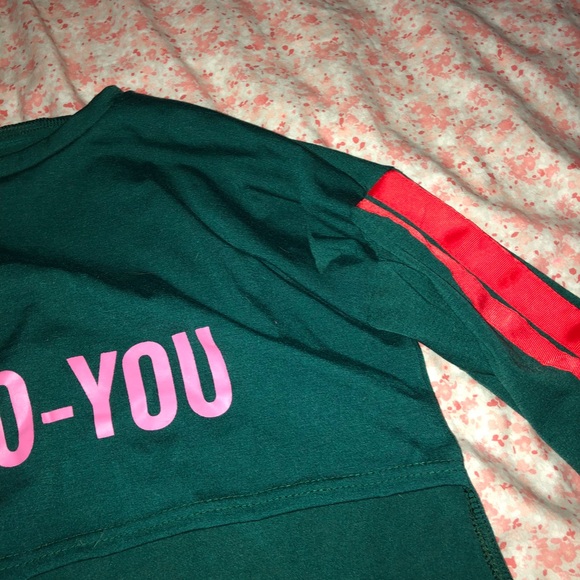 Outfit - Picture 4 of 4